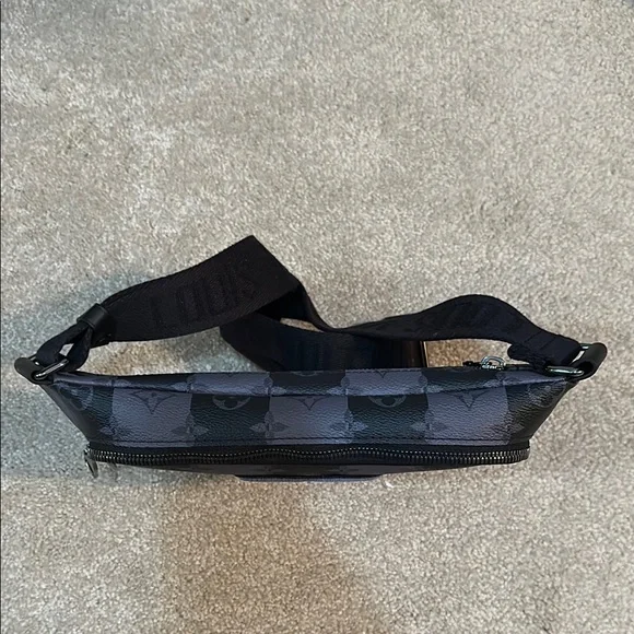 Louis Vuitton x NIGO New Sling Bag - Picture 3 of 5